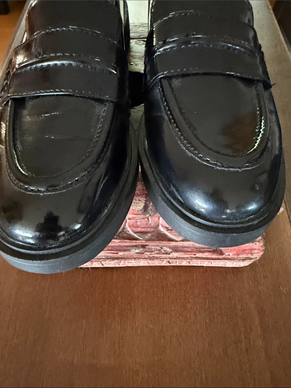 Time and Tru NWOT Women’s Black Patent Leather Penny Loafers - Size 9